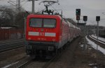 112 133-4 schiebt den RE2 aus Rathenow in Richtung Cottbus. ...