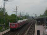 112 186-4 vor dem RE1 nach Frankfurt (Oder) am 7.5.2010 ...