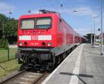 114 017-7 mit RE 38591 von Warnem�nde Richtung Berlin Hbf(tief)wartet ...