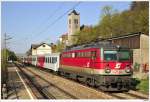 br-1142 'Ein kleines Zahlenspiel' dachten wir uns, als am Samstag in Greifenstein-Altenberg gleich nach der 1142.566 dieser REX2114 mit der 1142.665 daher kam. 17.4.2010.