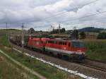 Die 1142 593 und die 1116 110 am 28.08.2010 mit ...