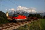 Im Abendlicht des 07.08.2009 konnte zumgl�ck die Innsbrucker 1144 215 ...