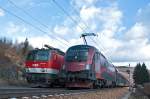 Generationentreffen an der Westbahn: W�hrend 1116 215 den Railjet 43 ...