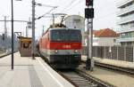 Die 1144 119 f�hrt in Tandemsteuerung mit der 1044 084 ...