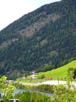 Tandem bespannte G�terzug (1144), kurz vor Brennersee, 03.06.2010  ...
