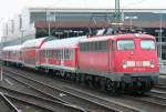BR 115 Die 115 332-9 zieht den Pbz1971 aus Dortmund nach Frankfurt durch D�sseldorf HBF am 12.03.2010