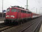 BR 115 Und wieder habe ich f�r Euch die Zugzusammenstellung.Diesmal den EC 379 Binz-Brno am 27.M�rz 2010.
Zuglok bis Stralsund: 115 350-1 Bh Berlin Rummelsburg
1.Wagen nach der Lok:CD-Wagen Ampz 73 54 10-91 017-9
2.Wagen CD-Wagen WRmz 73 54 88-91 008-5
3.Wagen CD-Wagen Bmz 73 54 21-91 018-4
4.Wagen CD-Wagen Bmz 73 54 21-91 015-0
5.Wagen CD-Wagen Bmz 73 54 21-91 023-4
6.Wagen CD-Wagen Bmz 73 54 21-91 028-3
7.Wagen CD Wagen Bmz 73 54 21-91 034-1
8.Wagen DB-Wagen Bimdz 51 80 84-90 025-8
Alle CD-Wagen haben Heimatbahnhof Prag
Der DB-Wagen lief im Abschnitt Binz-Dresden mit und ist von DB-Fernverkehr Berlin