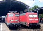 BR 115 Zwei Hochgeschwindigkeits Loks in Bonn Hbf. :p Die 115 346-9 stand am 15.07.2010 mit dem IC 2863 in Bonn Hbf und wartete auf abfahrt. Der IC 2863 bestand aus 115 346-9, 1 mal IC Wagen, 4 mal BahnTouristikExpress und der 115 205-7. Neben den IC 2863 stand 101 001-6 mit einem weiteren IC.
