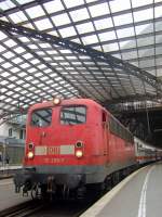 BR 115 Die 115 205-7 unter dem BOMBASTISCHEN Himmel des K�lner Hauptbahnhofes am 30.07.2010.