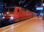BR 120 120 104-5 vor dem EN421 nach Wien West Bf. in K�ln Hbf. am 30.01.2010