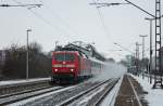 BR 120 Bereits vor der eigentlichen Leistung als IC 1918 (Aachen - Berlin-Ostbf.)muss der Zug einmal �ber die KBS485 um in Aachen bereitgestellt zu werden, hier durchf�hrt 120 104 mit dem Lr mit 160 Km/h den Bahnhof Geilenkirchen 12.2.10