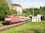 120 139-1 mit einem IC am 17.05.10 in Stuttgart-Feuerbach.  ...