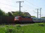 120 104-5 zieht am ...  Felix H�hne 25.05.2010