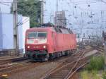 BR 120 Die orientrote 120 149-0 mit Latz kam am 27.07.2010 Solo durch K�ln Hbf.