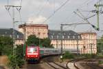 BR 120 120 137 mit IC 2054 von Frankfurt(Main)Hbf nach Saarbr�cken.Im Hintergrund sieht man das Mannheimer Schloss.(Mannheim 27.07.10)