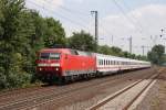 120 152-4 mit einem IC in D�sseldorf-Oberbilk am 18.07.2010  ...