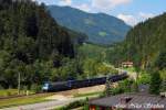 br-1216 Hier passiert Adria 1216 922-5 mit ihrer Fuhre die ersten H�user des Ortes P�ham (�sterreichurlaub 19.08.09)