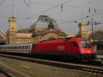 1216 226 der �BB bei der Ausfahrt in Dresden Hbf, ...