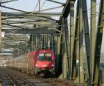 Aufgrund der Vorbereitungen f�r die Erneuerung der Eisenbahnbr�cke �ber die ...
