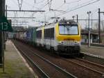 1326 mit Schwesterlok mit einem Containerzug am Haken bei der ... 1326 mit Schwesterlok mit einem Containerzug am Haken bei der ...