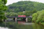 Hier �berquerrt 140 002 die Lennebr�cke in Hohenlimburg.  ...