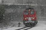 140 856-6 und 140 xxx k�mpfen sich am 30.1.10 durchs ...