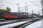 140 677 mit einem Kesselwagenzug in Lehrte am 6.2.2010.  ...