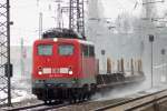 BR 140 mit Zugen 140 374-0 in Duisburg-Bissingheim 13.2.2010