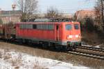 BR 140 mit Zugen 140 637 mit einem leeren Autozug in Hannover Limmer am 20.12.2010