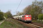 140 502 mit einem Zementzug am 20.4.10 in Ahlten.  ...