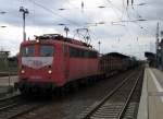 140 024-1 kam am 27.04.2010 mit einem gemischten G�terzug durch ...