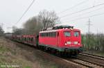 140 681-8 mit einem weiteren leeren Autozug f�r das VW-Werk ...