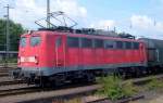Die 140 590-1 wartete ...  Richard 10.07.2010