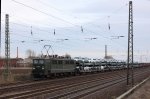 br-142-e-42-dr-242 Lange nicht mehr gesehen. 142 001-7 der MTEG mit einem Ganzzug Autotransportwagen in Sch�nebeck-Frohse. Der Zug f�hrt in Richtung Magdeburg. Fotografiert am 19.03.2010. 