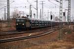 142 001 der MTEG f�hrt am 14.03.10 mit einem Autozug ...