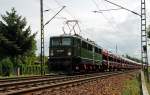 142 001 der MTEG zieht am 30.07.10 den Skoda-Zug durch ...