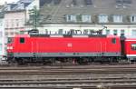 Die 143 643-5 rennt mit ihre S6 von K�ln Nippes ...