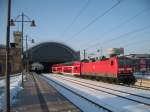 143 865 f�hrt mit S1 aus dem Dresdner Hbf in ...