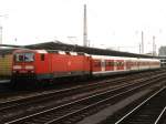 143 606-7 mit S-Bahn-Zug auf Dortmund Hauptbahnhof am 14-07-2001. Bild ...