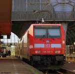146 222-5 bei der Ankunft mit IRE 4706 in Karlsruhe ...