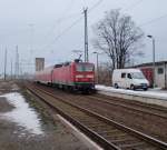143 225-1 am 26.02.10 im Bahnhof Guben  ...