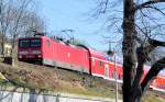 143 910-6 mit Doppelstockwagen auf der rechtsrheinischen Strecke zwischen Bonn-Oberkassel ...