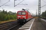 BR 143 mit Zugen 143 557-7, am 17.07.10 in Pinneberg.
