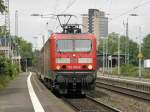 DB 143 930-6 mit dem RB27 in Beuel am 17.5.2011 ...