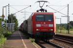 145 058-4 mit Containerzug in Wiesental am 22.07.09  ...