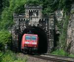 145 032-9 mit einem KLV gen S�den bei Istein 2.6.10 ...