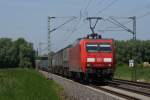 145 078-2 mit dem Ambrogio bei der Durchfahrt durch Bornheim ...