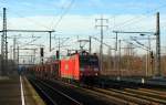 145 014-4 erreicht mit Holzabf�llen am 5.12. in Berlin Sch�nefeld ...