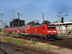 BR 146 mit Zugen Die 146 207 am 01.08.2009 mit einem RE bei der Einfahrt in den Stuttgarter Hbf. 