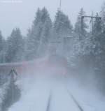 BR 146 mit Zugen RB 31600 (Neustadt(Schwarzw)-Freib urg(Breisgau) Hbf) mit Schublok 146 112-8 bei Titisee 19.12.09